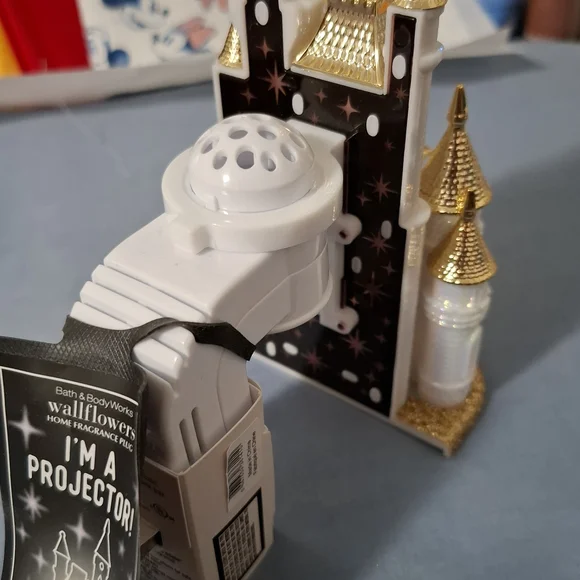 BBW Disney Gold & White Castle Wallflowers - Picture 2 of 6